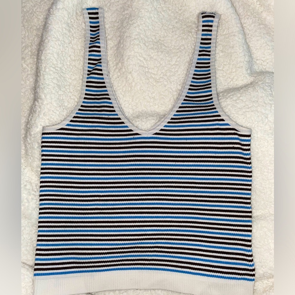 LG Cropped Rue21 tank top